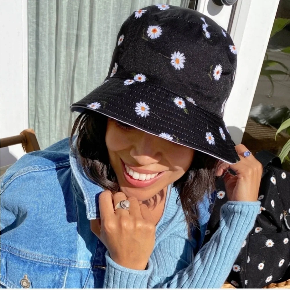 Alice + Olivia Reversible Bucket Floral Hat Black White Boho Festival Chic NEW